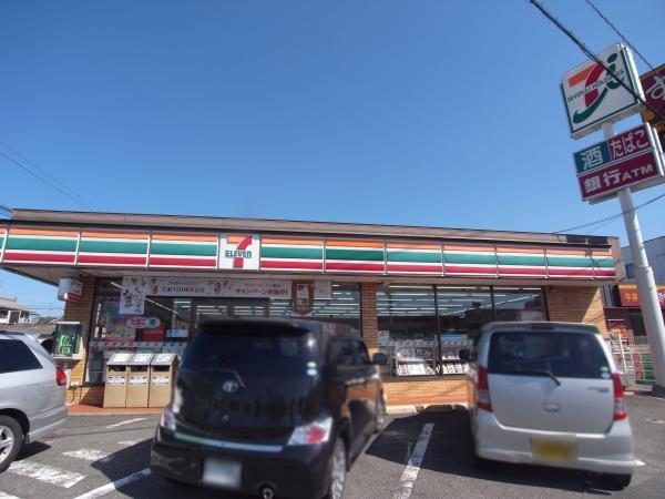 Convenience store. 509m until the Seven-Eleven store Takamiya