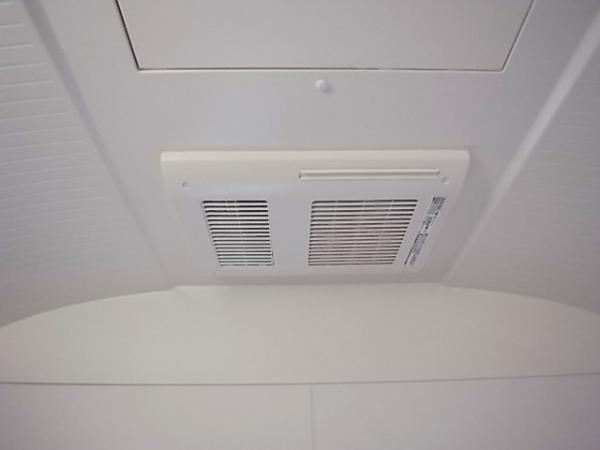 Cooling and heating ・ Air conditioning. Your laundry worry on a rainy day!