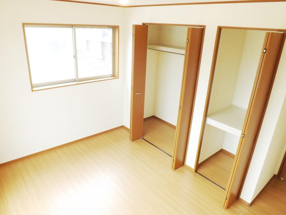 Non-living room. Local photos (Western-style)