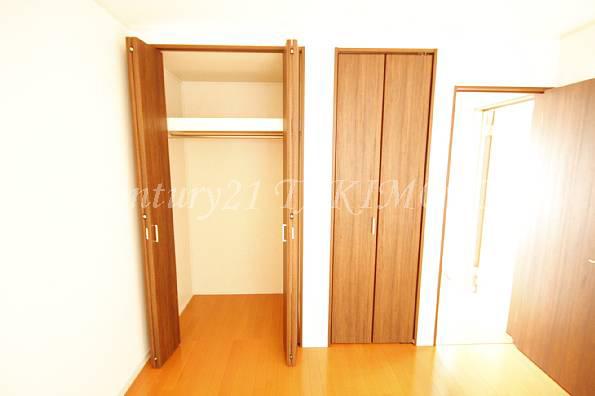 Receipt. Each room housed rich! !