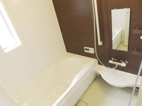 Bathroom. Local photo (bathroom) Bathroom heating dryer! Warm bath!