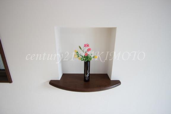 Non-living room. You Can you family photos also decorate.