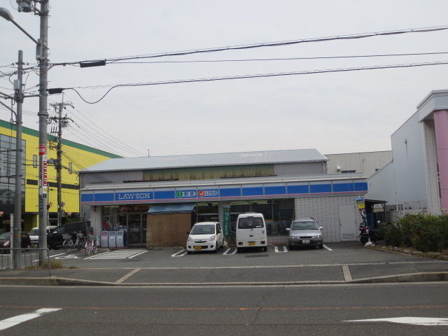 Convenience store. Lawson Kadoma North Kishiwada 2-chome up (convenience store) 746m