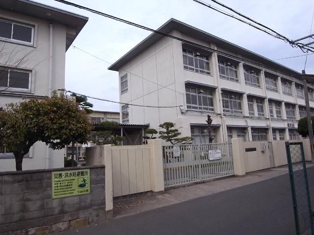 Junior high school. Neyagawa 671m to stand fourth junior high school