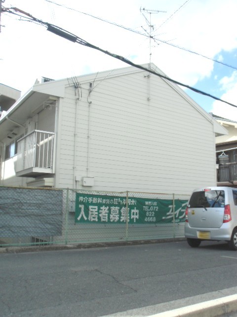 Building appearance. It is conveniently located property and within a 6-minute walk to the station!