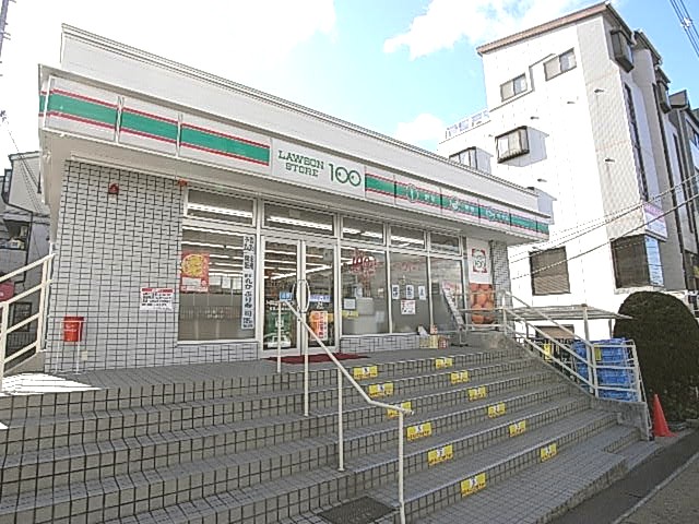 Convenience store. STORE100 Neyagawa Yasaka-cho store (convenience store) to 597m