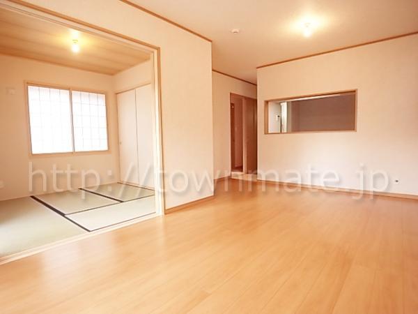 Same specifications photos (living). A bright room living
