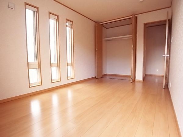 Non-living room. Room of living space with plenty of storage space (same specifications as Western-style)