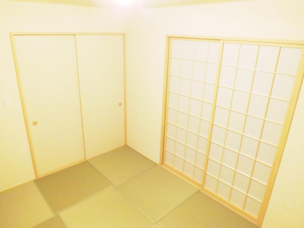 Non-living room. Local photos (Japanese-style)