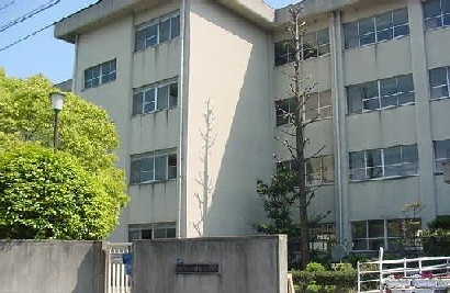 Primary school. 753m to Neyagawa Municipal pilfered elementary school (elementary school)
