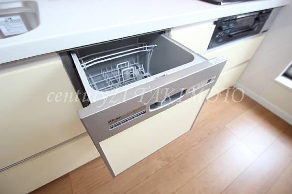 Other. Built-in dishwasher is standard equipment! It washing will be easier!