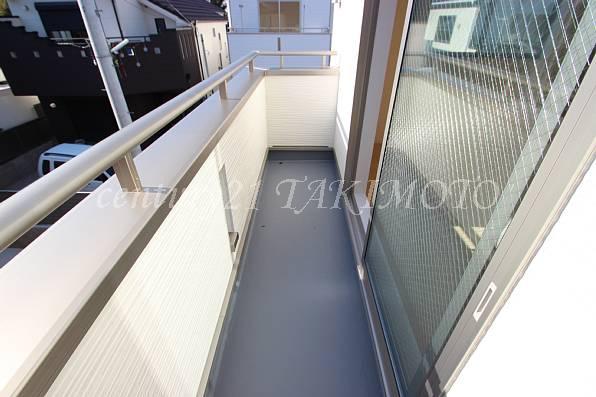 Balcony. Spacious balcony! !