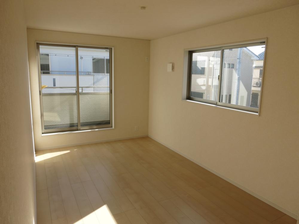 Non-living room. Indoor (12 May 2013) Shooting