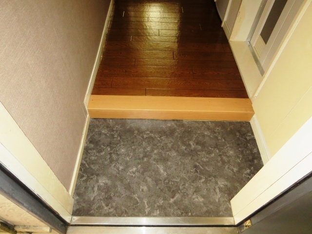 Entrance. Leo Palace 21 Neyagawa third