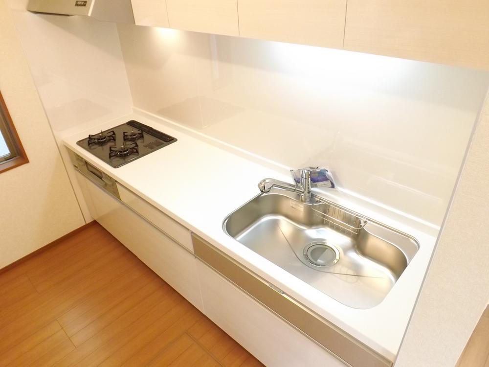 Same specifications photo (kitchen). Same specifications photo (kitchen) Slide storage! Water purifier with shower!