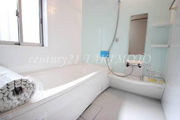 Bathroom. System bus, which is also about 1 tsubo! It stretches also foot!