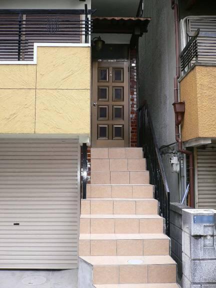 Entrance. There are three places veranda!