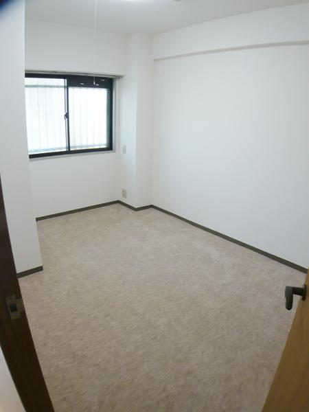 Non-living room. All rooms are bright