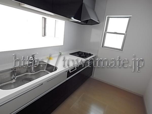 Same specifications photo (kitchen). Fun cooking while the children and conversation