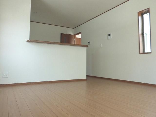 Living. Spacious living room