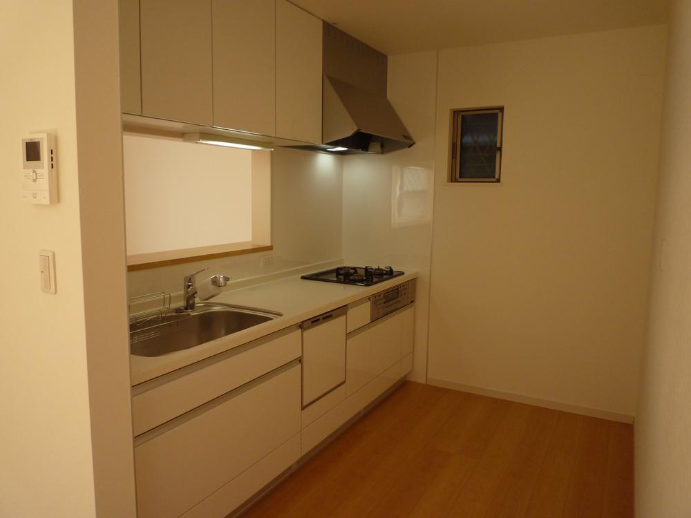 Kitchen. Kitchen <A No. locations>