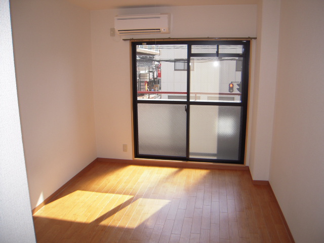 Living and room. Burg phosphorus Court Korien