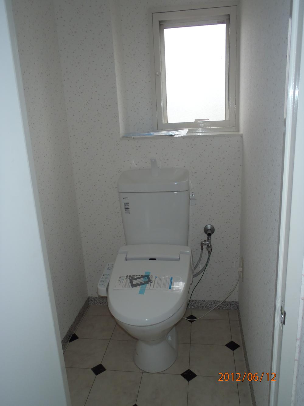 Toilet. (After renovation) same specification