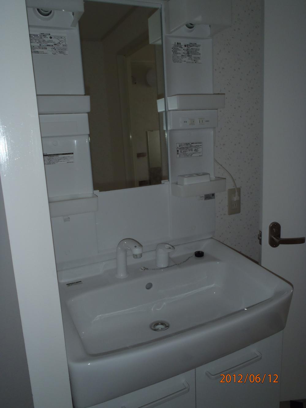 Wash basin, toilet. (After renovation) same specification