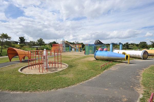 park. About 40ha those vast Fukakita green spaces can enjoy 560m natural also sports also play until Fukakita green space.