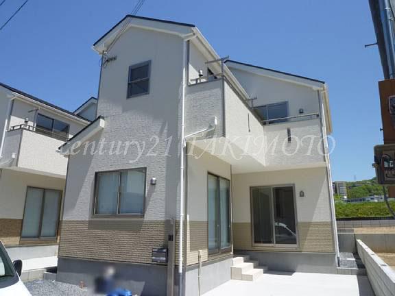 Same specifications photos (appearance). Development subdivision of all 5 compartment!