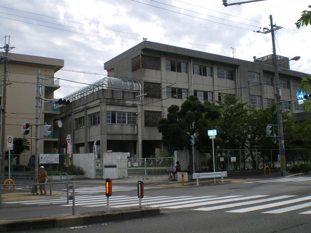 Junior high school. Nakakida 1700m until junior high school