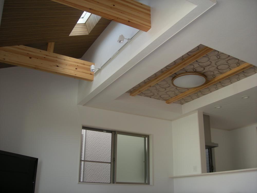 Model house photo. Fashionable Oriage ceiling! It is the example of construction.