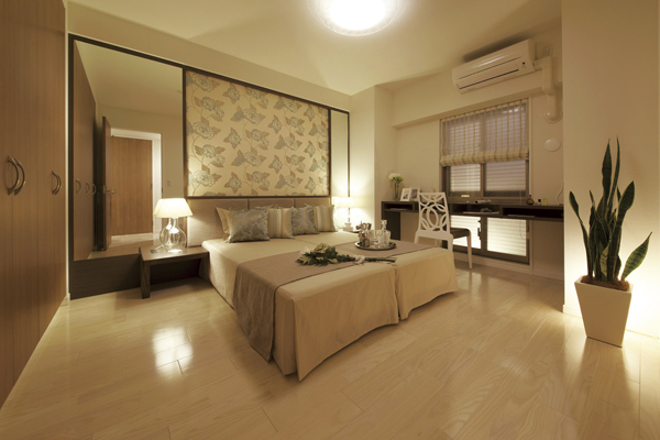 Interior.  [Master bedroom] Calm space will foster the peace of every day (L type model room)