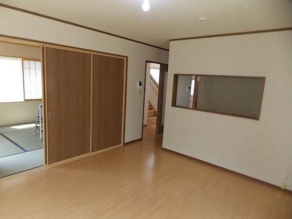 Same specifications photos (living)