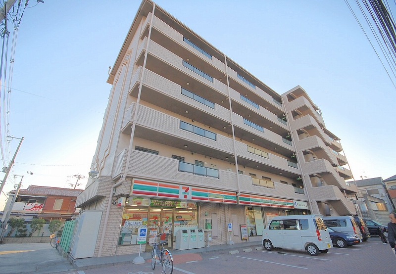 Convenience store. Seven-Eleven Neyagawa Tai store up (convenience store) 501m