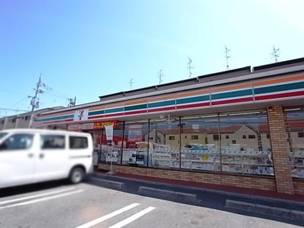 Convenience store. Seven-Eleven in the 248m to the store Kanda-cho