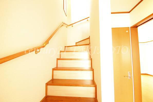 Other introspection. It old age is also safe with a handrail! It is gradual because 15-step climb.