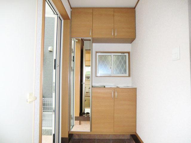 Same specifications photos (Other introspection). Same specifications photos (entrance)