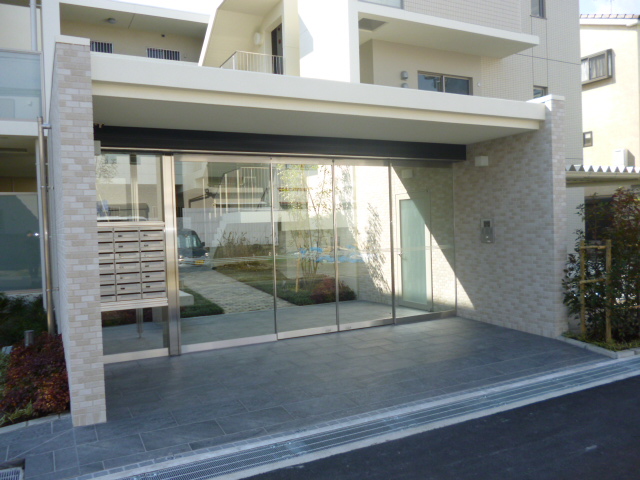 Entrance. auto lock