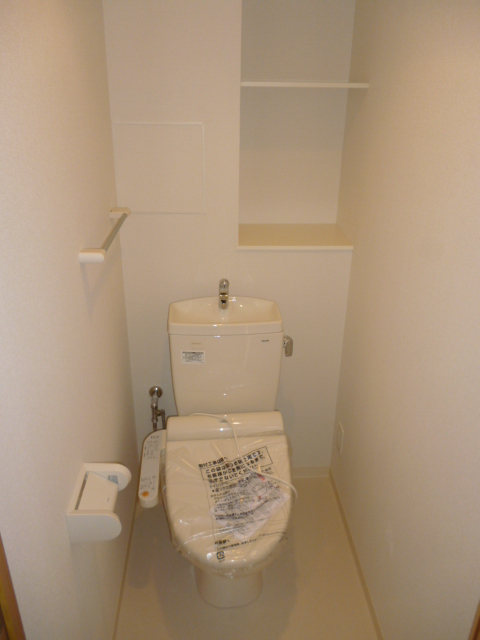 Toilet. Bidet