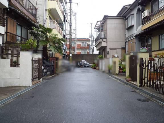 Local photos, including front road. Site is a quiet residential area