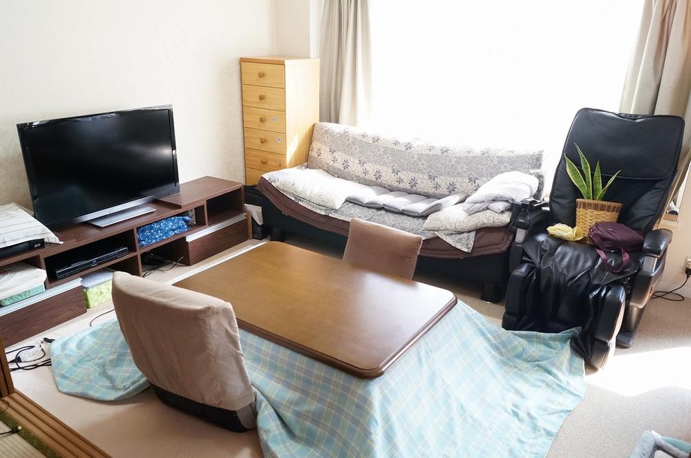 Living. It is easy to bright living arrangement of the dining table and sofa set!