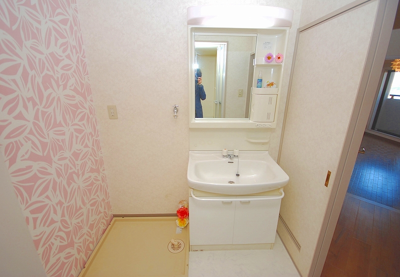 Washroom. Washroom