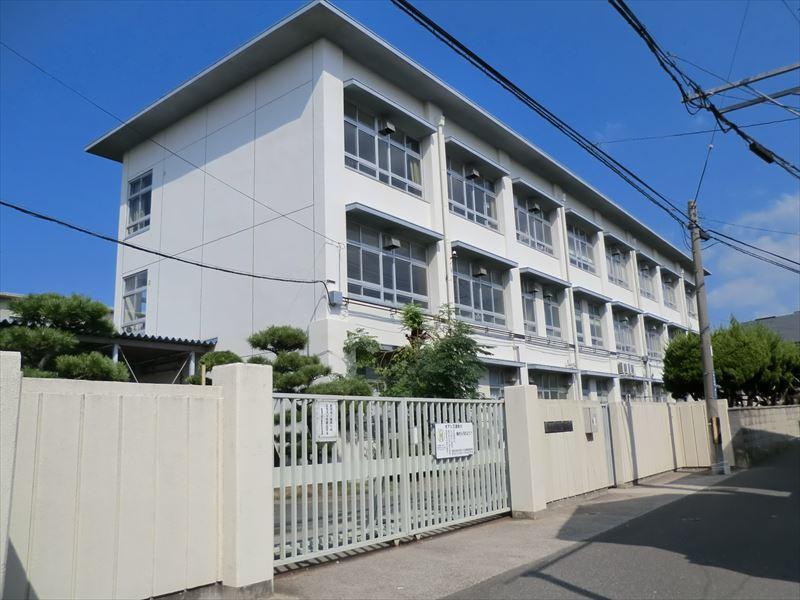 Junior high school. Neyagawa 1496m to stand fourth junior high school