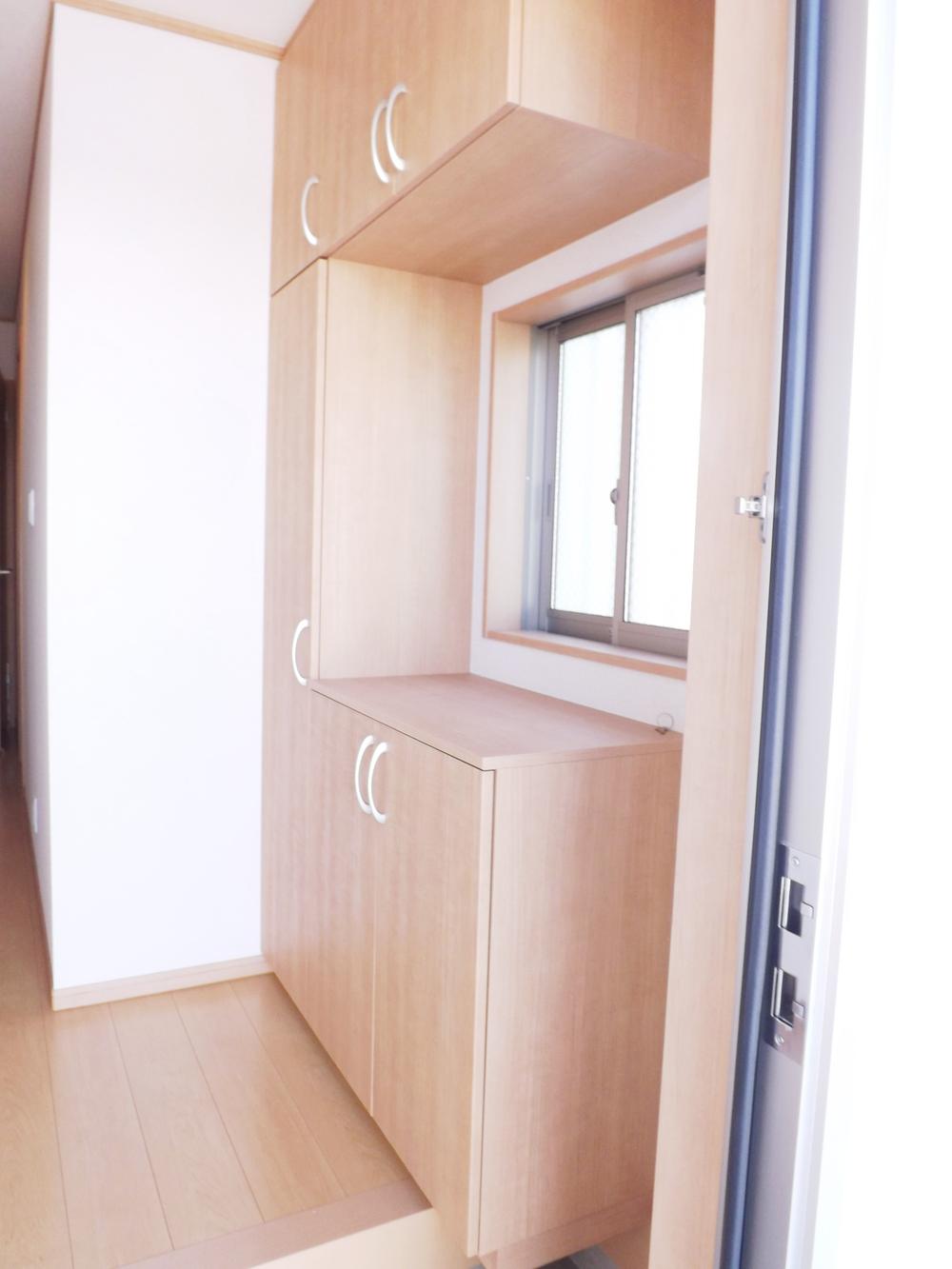 Same specifications photos (Other introspection). Same specifications photos (entrance)