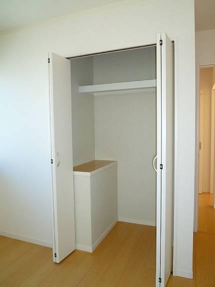 Receipt. Each room with storage