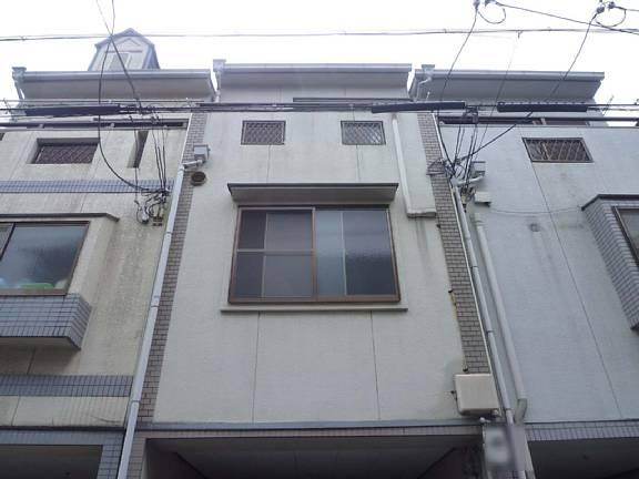 Local appearance photo. Bright south-facing balcony! !