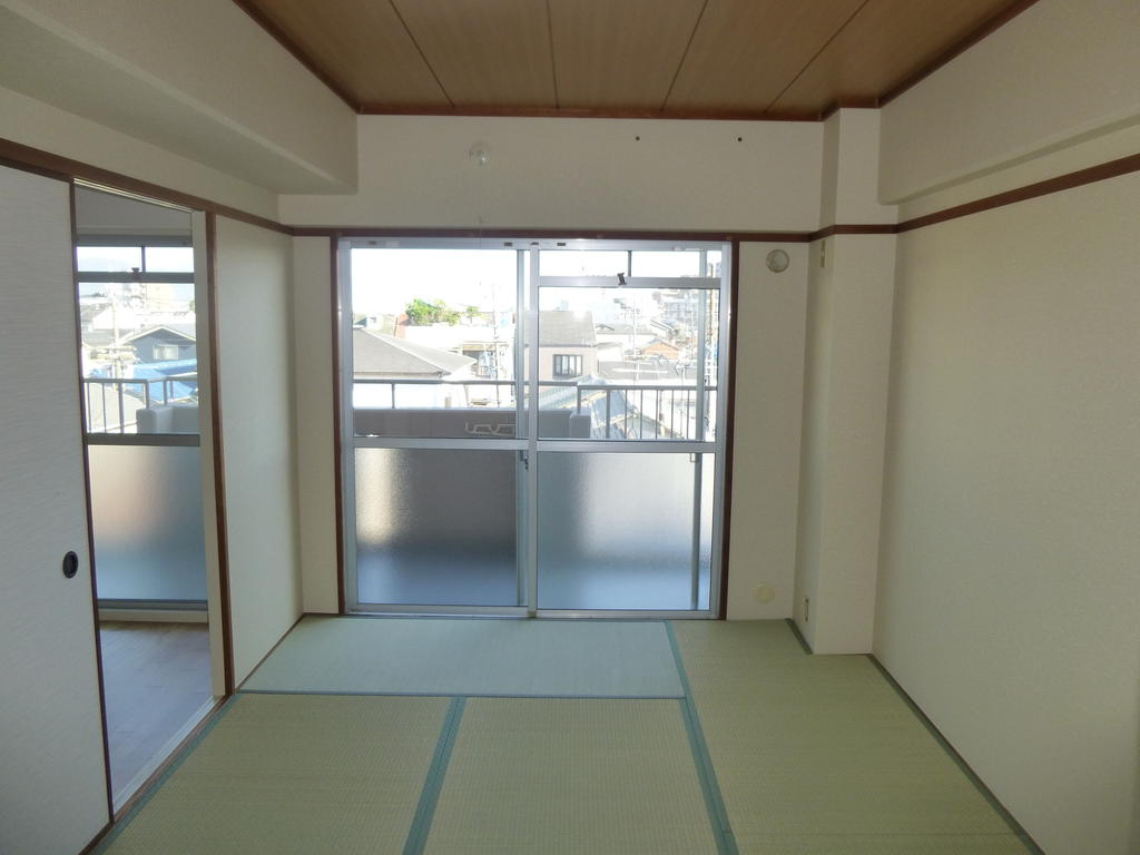 Living and room