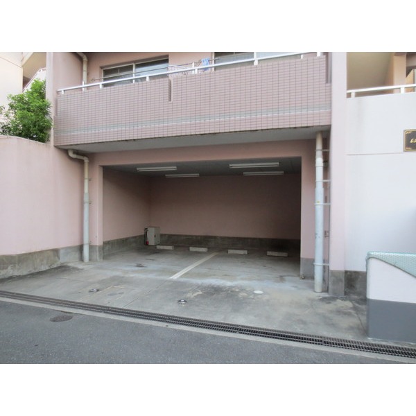 Parking lot