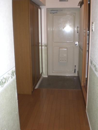 Entrance. Indoor (September 2013) Shooting